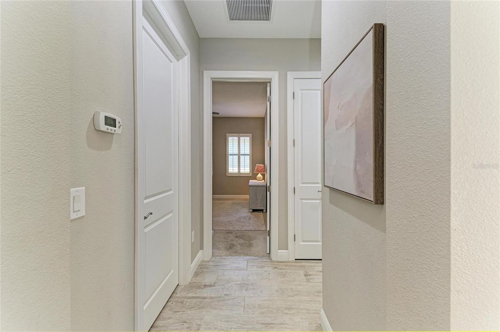 Image 40 of property listing at 10363 MEDJOOL DRIVE, Venice, FL 34293