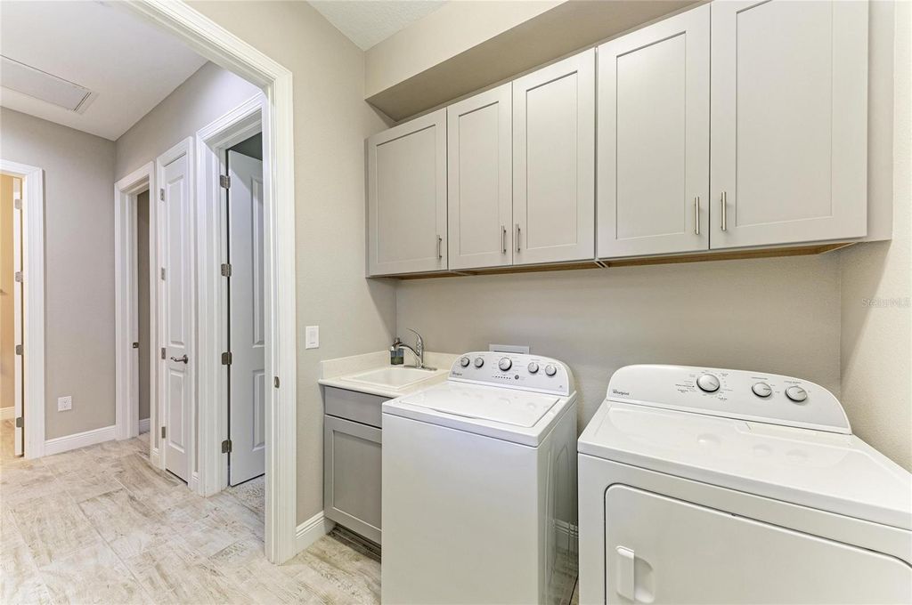 Image 51 of property listing at 10363 MEDJOOL DRIVE, Venice, FL 34293