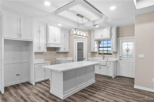 2298 Via Roma Road, Weslaco, TX 78596