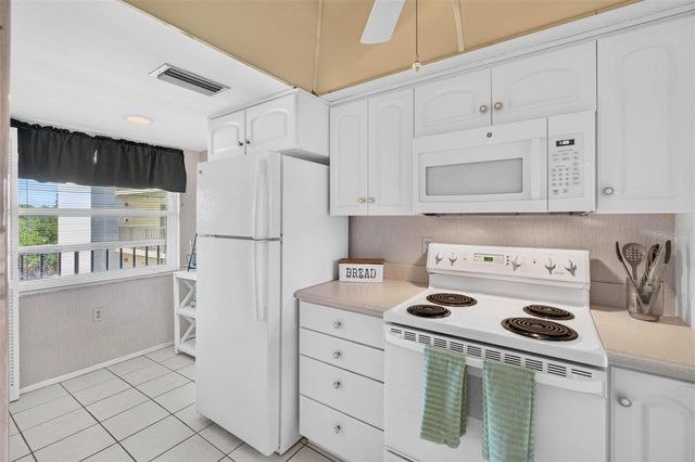 9860 62ND TERRACE N 1043, St Petersburg, FL 33708