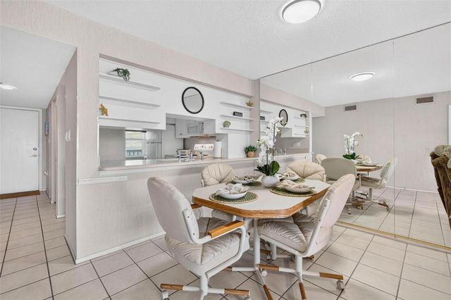 9860 62ND TERRACE N 1043, St Petersburg, FL 33708