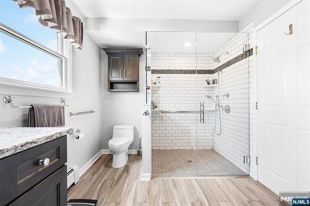 50 Hilltop Terrace, Bloomingdale, NJ 07403