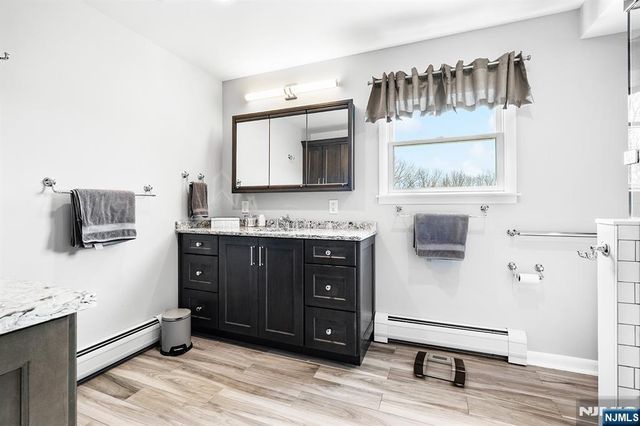 50 Hilltop Terrace, Bloomingdale, NJ 07403