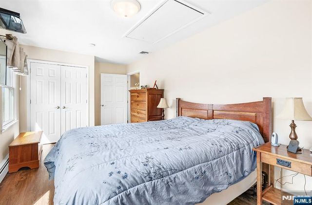 50 Hilltop Terrace, Bloomingdale, NJ 07403