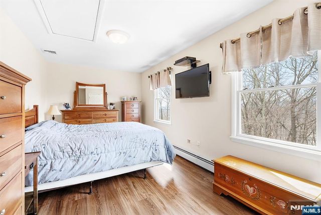 50 Hilltop Terrace, Bloomingdale, NJ 07403