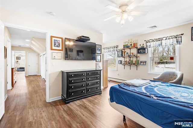 50 Hilltop Terrace, Bloomingdale, NJ 07403