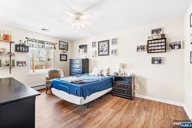 50 Hilltop Terrace, Bloomingdale, NJ 07403