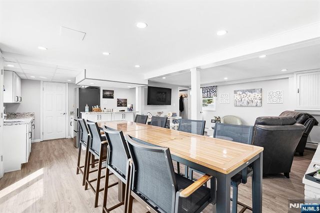 50 Hilltop Terrace, Bloomingdale, NJ 07403