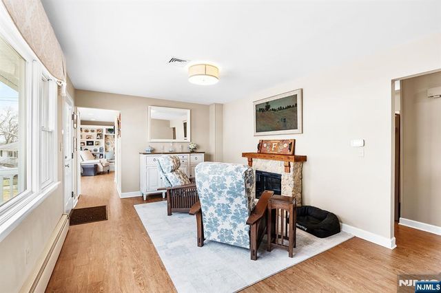 50 Hilltop Terrace, Bloomingdale, NJ 07403