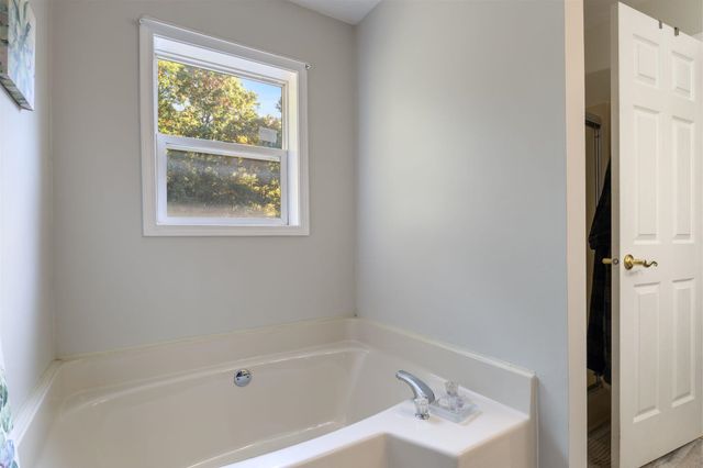 33 Sampson Road, Rochester, NH 03867