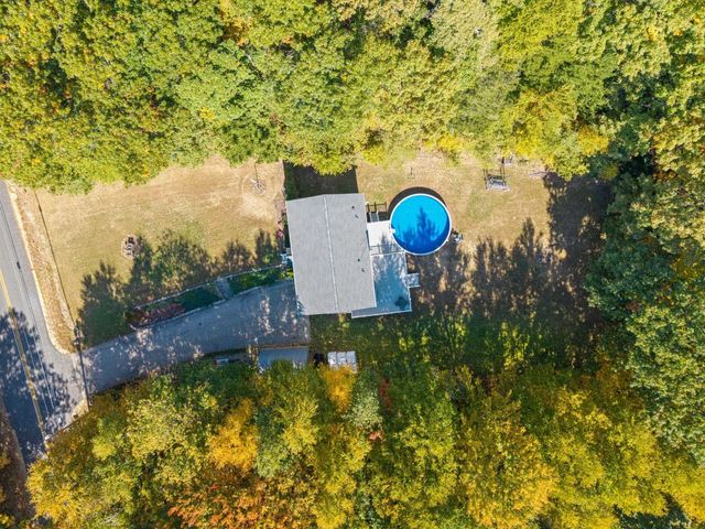 33 Sampson Road, Rochester, NH 03867