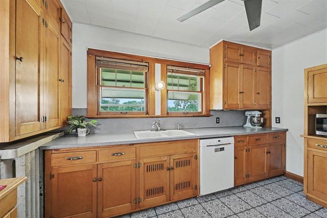 1324 Marshall Avenue, Saint Paul, MN 55104