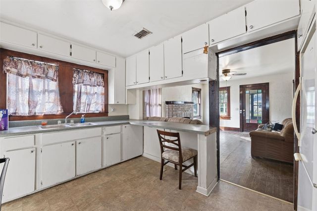 5328 17TH STREET, Zephyrhills, FL 33542