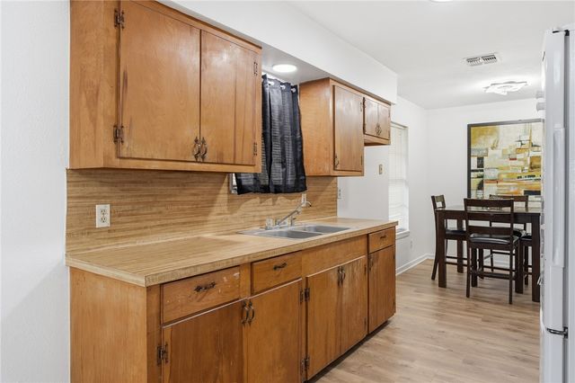 1213 SALEM Dr, Corpus Christi, TX 78412