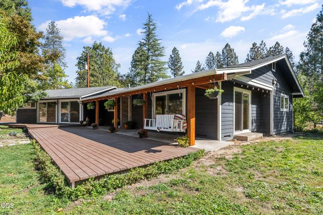 2788 Midway Avenue, Grants Pass, OR 97527