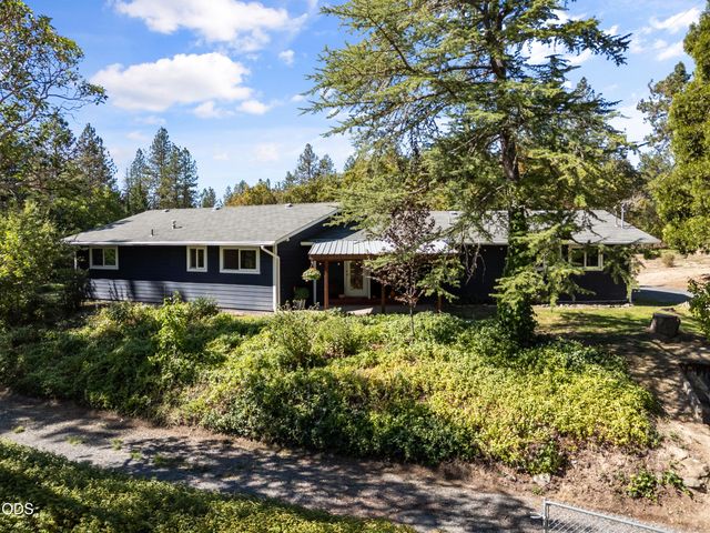 2788 Midway Avenue, Grants Pass, OR 97527