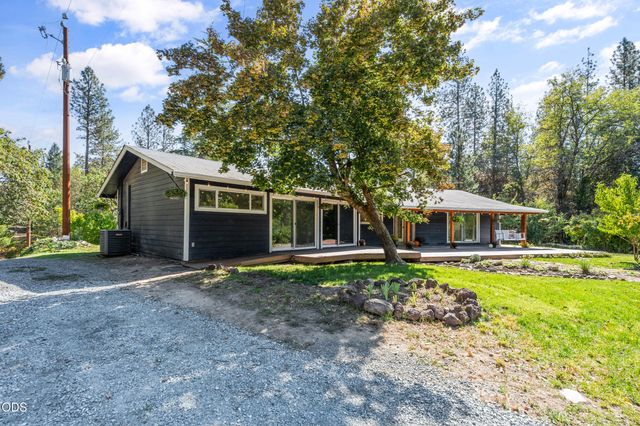 2788 Midway Avenue, Grants Pass, OR 97527