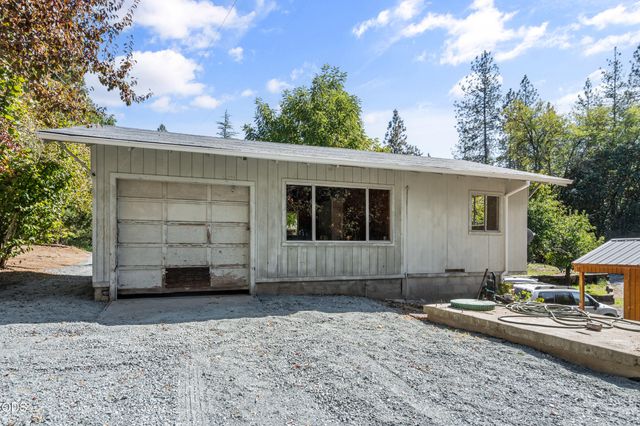 2788 Midway Avenue, Grants Pass, OR 97527