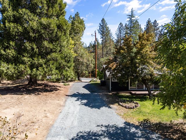 2788 Midway Avenue, Grants Pass, OR 97527