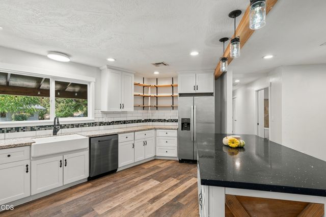 2788 Midway Avenue, Grants Pass, OR 97527