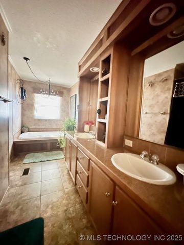 4770 Angler Circle, Kingston, OK 73439