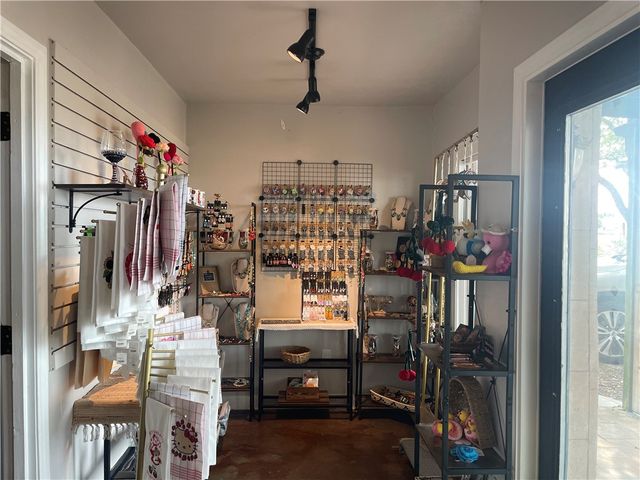 15210 Northwest Blvd, Robstown, TX 78380