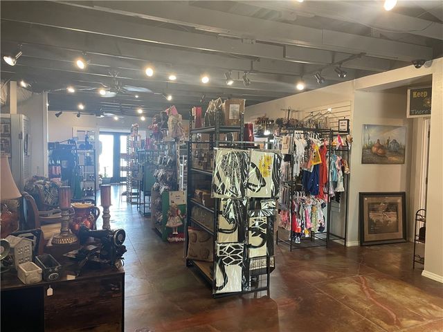 15210 Northwest Blvd, Robstown, TX 78380