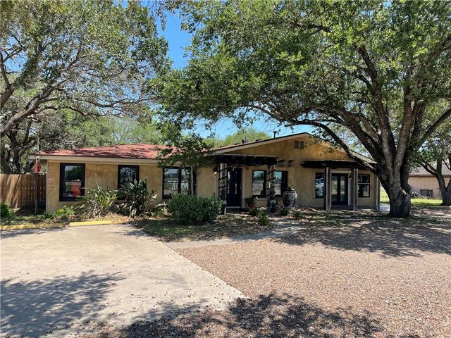 15210 Northwest Blvd, Robstown, TX 78380