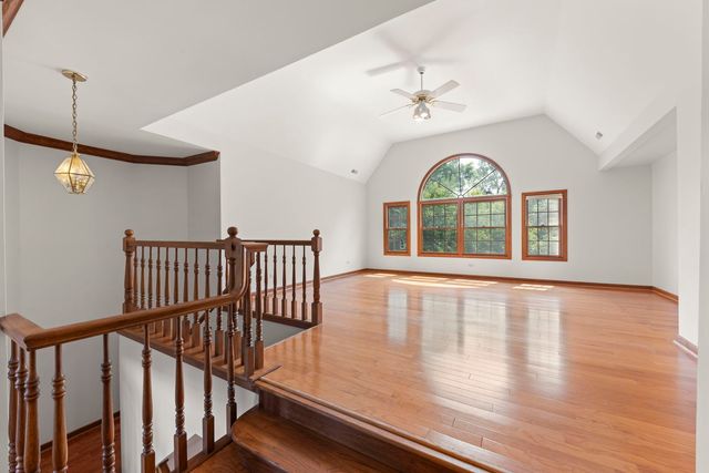1524 Lloyd Court, Wheaton, IL 60189