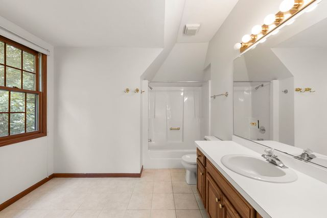 1524 Lloyd Court, Wheaton, IL 60189