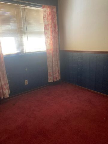 712 C St SE, Miami, OK 74354