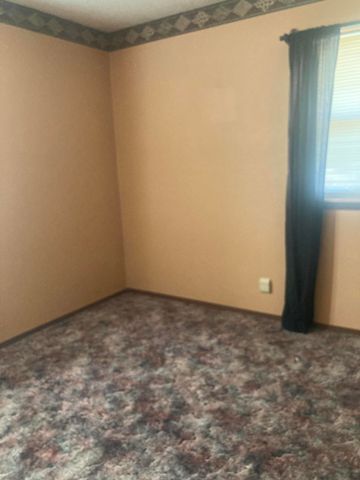 712 C St SE, Miami, OK 74354