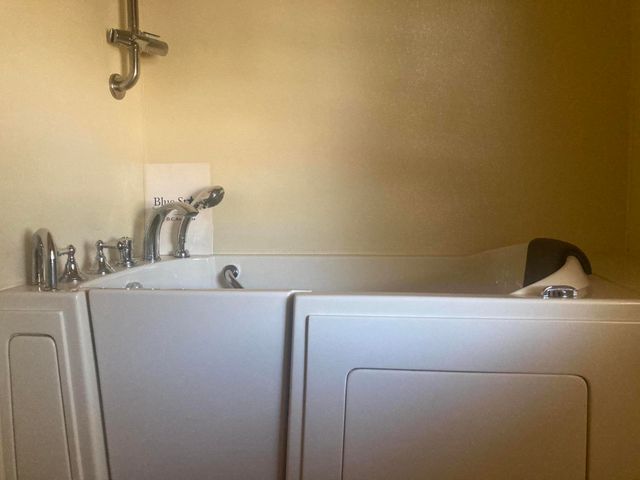 712 C St SE, Miami, OK 74354