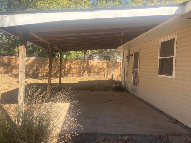 712 C St SE, Miami, OK 74354