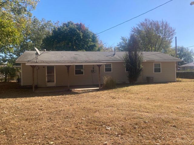 712 C St SE, Miami, OK 74354