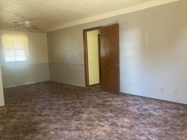 712 C St SE, Miami, OK 74354