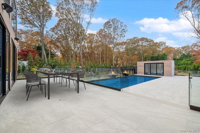 21 Westwood Road, Wainscott, NY 11975