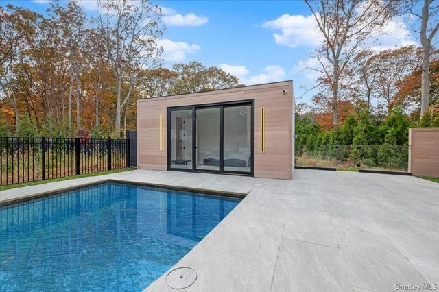 21 Westwood Road, Wainscott, NY 11975