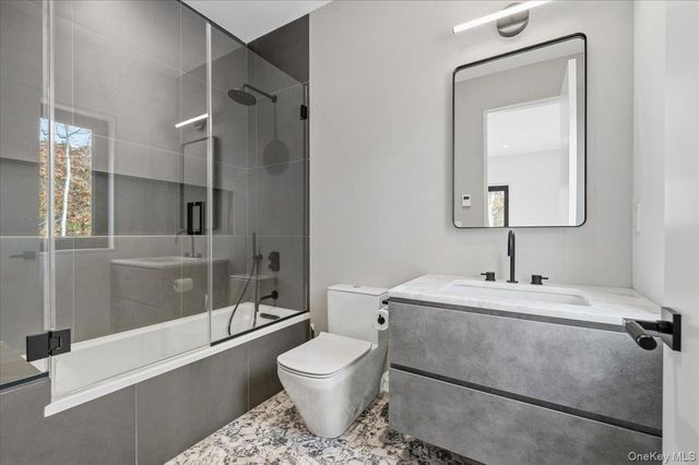 21 Westwood Road, Wainscott, NY 11975