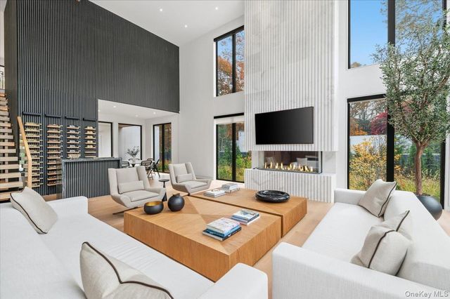 21 Westwood Road, Wainscott, NY 11975