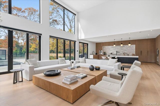 21 Westwood Road, Wainscott, NY 11975