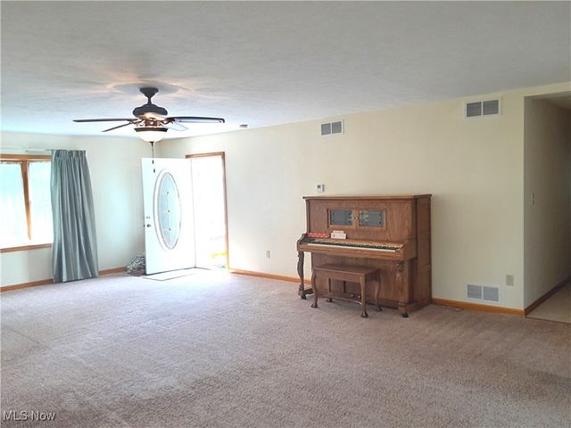 884 W College Road, Alliance, OH 44601