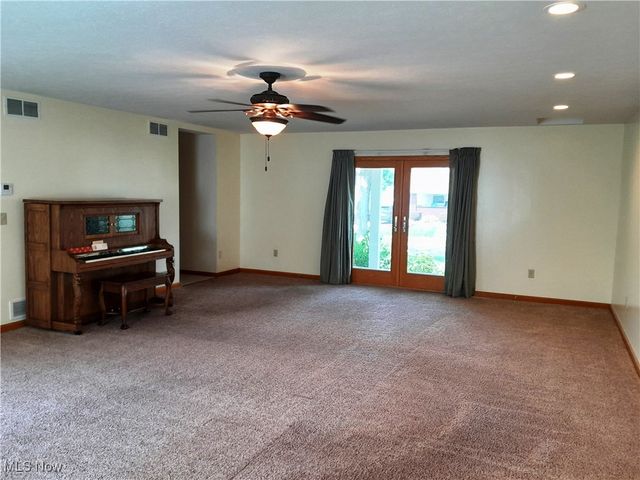 884 W College Road, Alliance, OH 44601