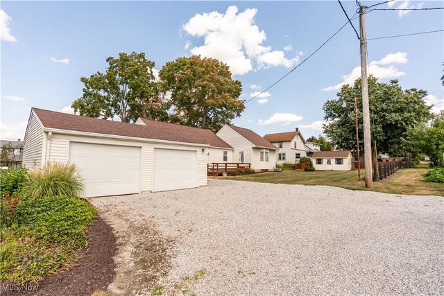 884 W College Road, Alliance, OH 44601