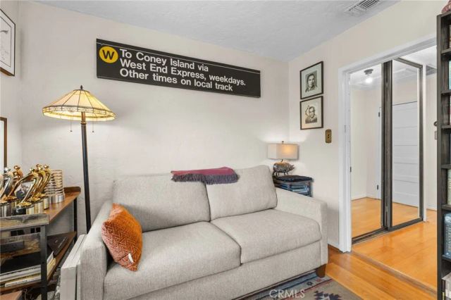 721 Country Club, Burbank, CA 91501