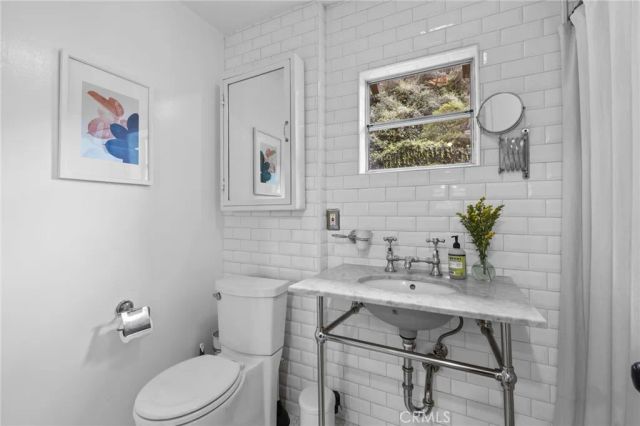 721 Country Club, Burbank, CA 91501