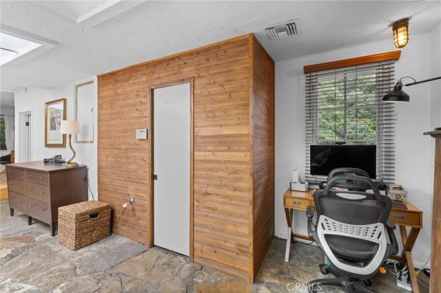 721 Country Club, Burbank, CA 91501