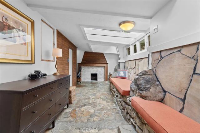 721 Country Club, Burbank, CA 91501