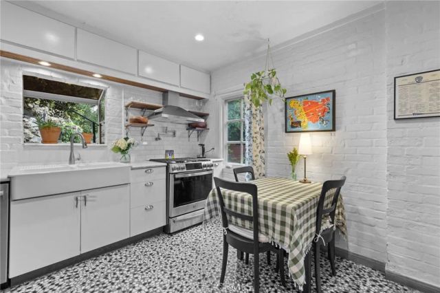 721 Country Club, Burbank, CA 91501