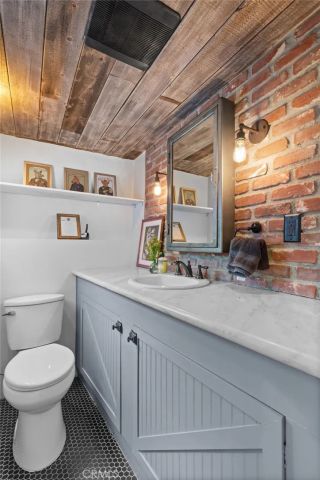 721 Country Club, Burbank, CA 91501